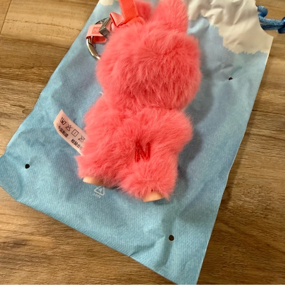 Pin For Love “N” (hot pink) - Pop Mart The Monsters -100% Authentic Labubu - Picture 5 of 13